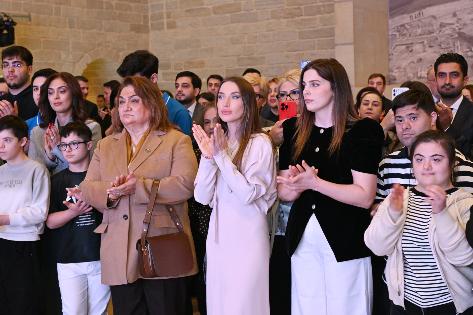 Daş Salnamə Muzeyində “Çərçivədən kənar” adlı inklüziv incəsənət sərgisi açılıb (FOTO)