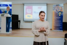 Bank Respublika Oxbridge Akademiyasında Qlobal Pul Həftəsinə həsr olunmuş tədbir keçirib (FOTO)