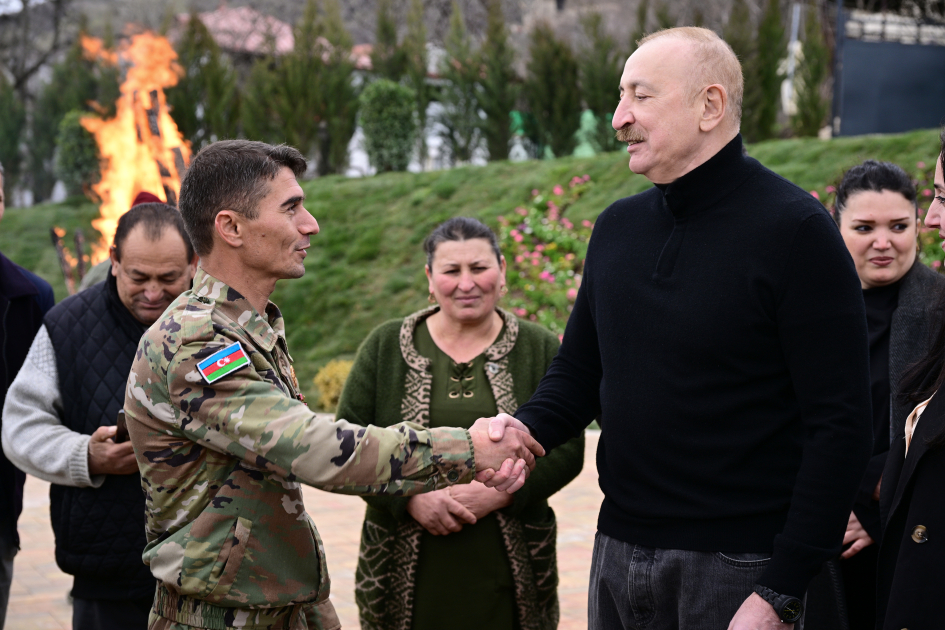 Prezident İlham Əliyev və Birinci xanım Mehriban Əliyeva Xocavəndin Xanoba kəndində fərdi evlərin və infrastrukturun bərpası sahəsində görülən işlərlə tanış olublar (FOTO/VİDEO)