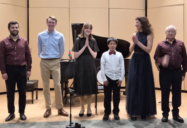 Konnektikut ştatında “Qərblə şərqin görüşü” adlı konsert keçirilib (FOTO)