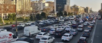 Novruz tıxacı: Bakı küçələri iflic olub (FOTO)