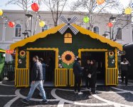 “Nargis” Fondunun təşkilatçılığı ilə “Torpaq Əlimdə, Bahar Ürəyimdə” xeyriyyə yarmarkası keçirilir (FOTO)