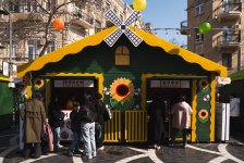 “Nargis” Fondunun təşkilatçılığı ilə “Torpaq Əlimdə, Bahar Ürəyimdə” xeyriyyə yarmarkası keçirilir (FOTO)