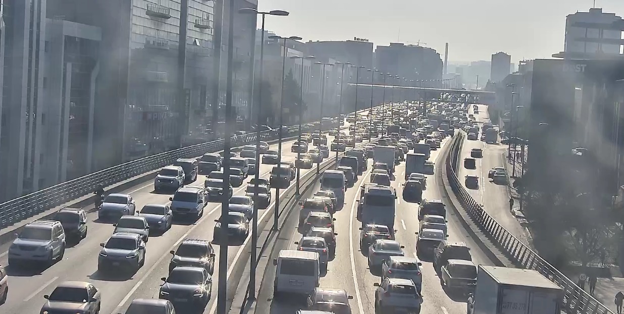 Novruz tıxacı: Bakı küçələri iflic olub (FOTO)