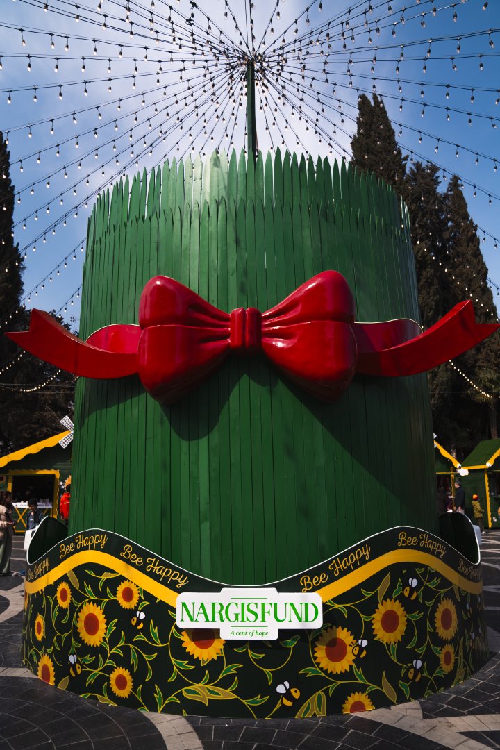 “Nargis” Fondunun təşkilatçılığı ilə “Torpaq Əlimdə, Bahar Ürəyimdə” xeyriyyə yarmarkası keçirilir (FOTO)