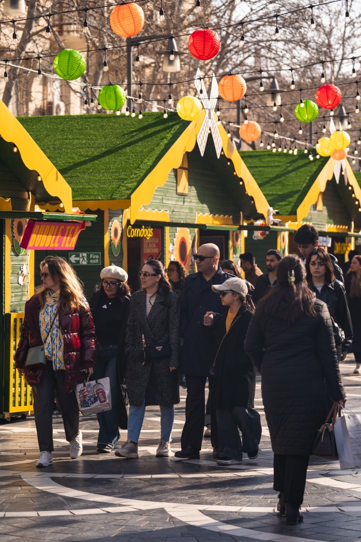 “Nargis” Fondunun təşkilatçılığı ilə “Torpaq Əlimdə, Bahar Ürəyimdə” xeyriyyə yarmarkası keçirilir (FOTO)