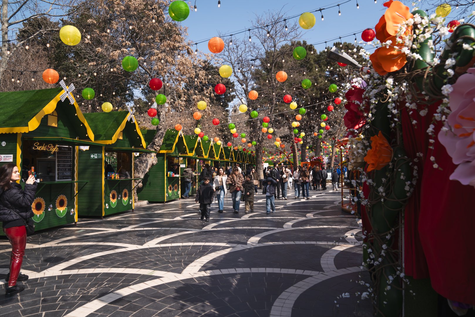 “Nargis” Fondunun təşkilatçılığı ilə “Torpaq Əlimdə, Bahar Ürəyimdə” xeyriyyə yarmarkası keçirilir (FOTO)