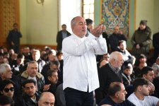 Təzəpir məscidində bayram namazı qılınıb(FOTO)