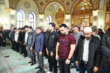 Təzəpir məscidində bayram namazı qılınıb(FOTO)
