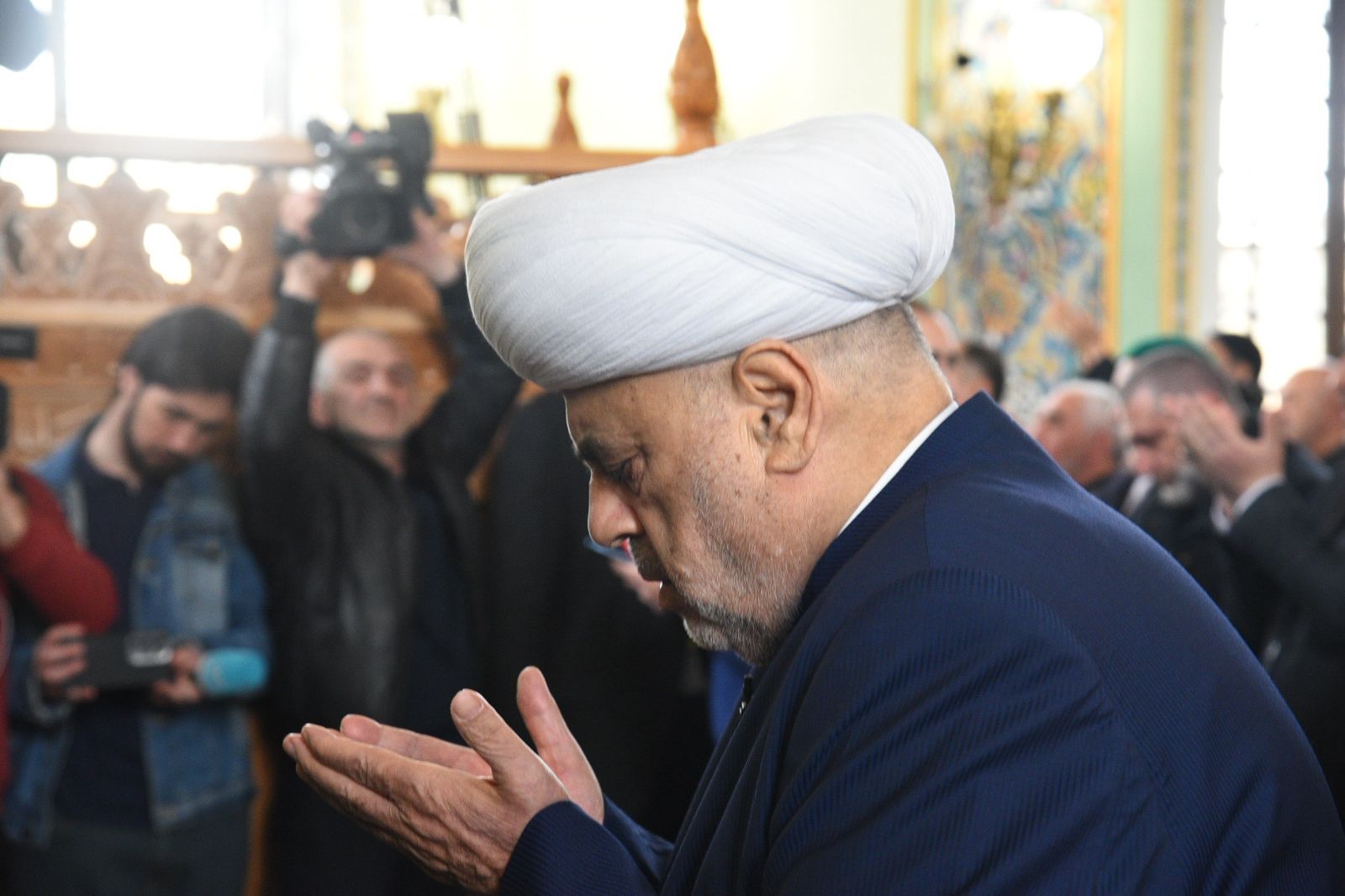 Təzəpir məscidində bayram namazı qılınıb(FOTO)