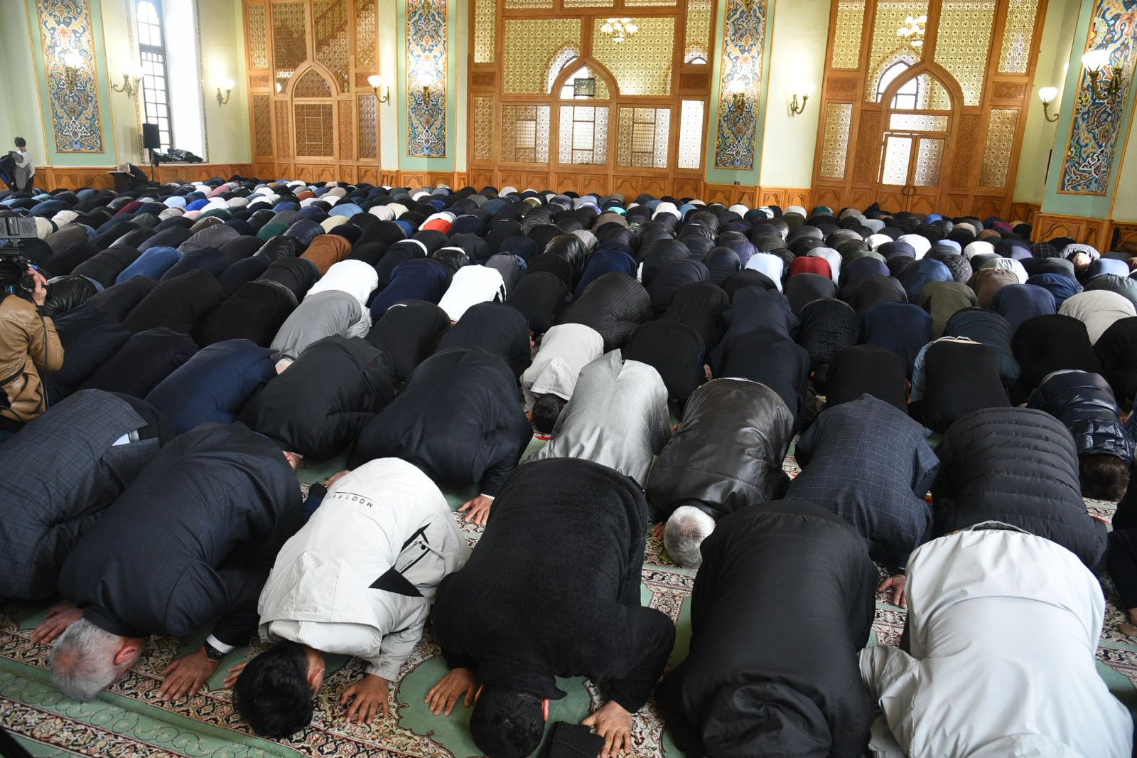 Təzəpir məscidində bayram namazı qılınıb(FOTO)