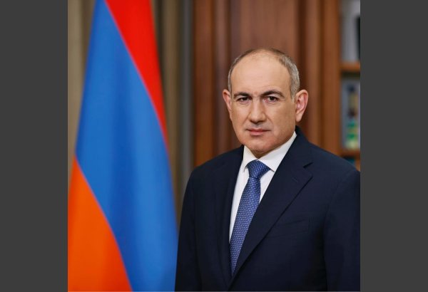 Paşinyan Xameneini təbrik etdi