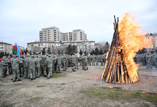 Azərbaycan Ordusunda bayram tədbirləri keçirilib (FOTO)