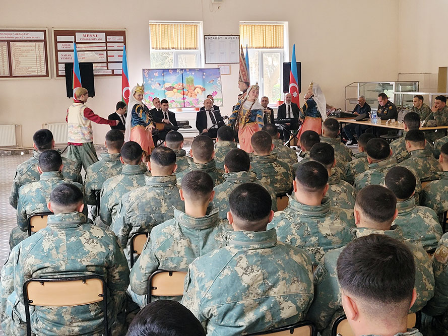 Azərbaycan Ordusunda bayram tədbirləri keçirilib (FOTO)