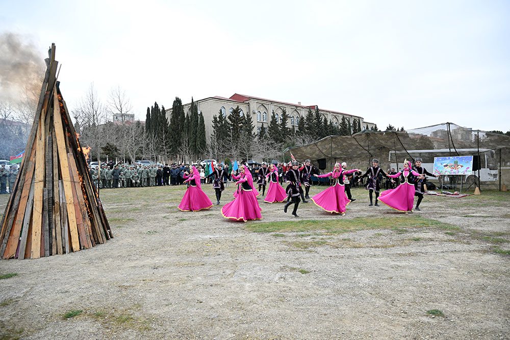 Azərbaycan Ordusunda bayram tədbirləri keçirilib (FOTO)