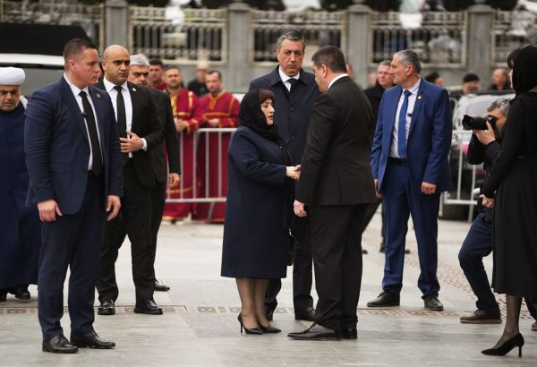 Sahibə Qafarova Bütün Gürcüstanın Katalikos-Patriarxı II İlya həzrətlərinin dəfn mərasimində iştirak edib (FOTO)