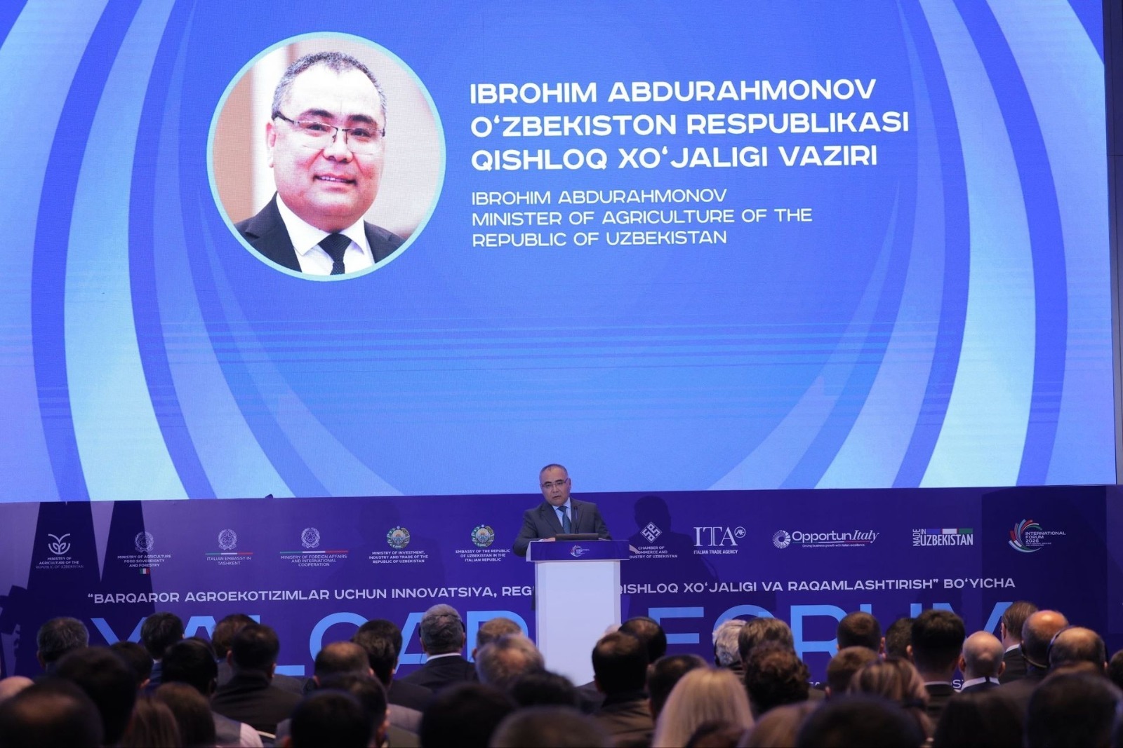 Azərbaycan iqlimə davamlı kənd təsərrüfatına əhəmiyyətli investisiya yatırır - Nazir (FOTO)