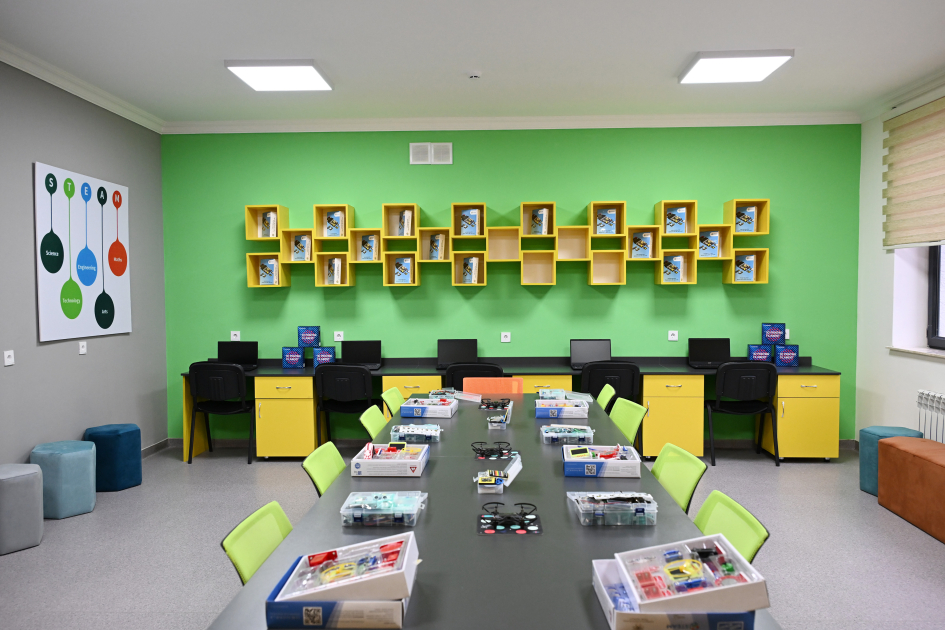 Prezident İlham Əliyev Şamaxı Avropa liseyinin yeni binasının açılışında iştirak edib (FOTO)