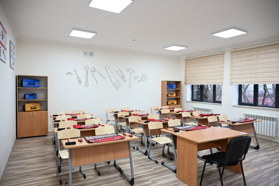 Prezident İlham Əliyev Şamaxı Avropa liseyinin yeni binasının açılışında iştirak edib (FOTO)