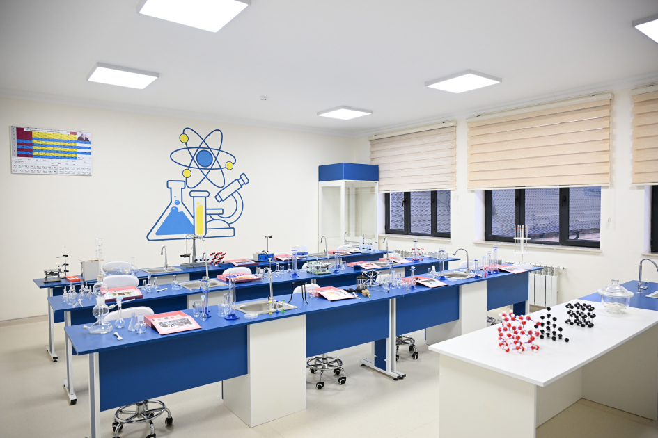 Prezident İlham Əliyev Şamaxı Avropa liseyinin yeni binasının açılışında iştirak edib (FOTO)