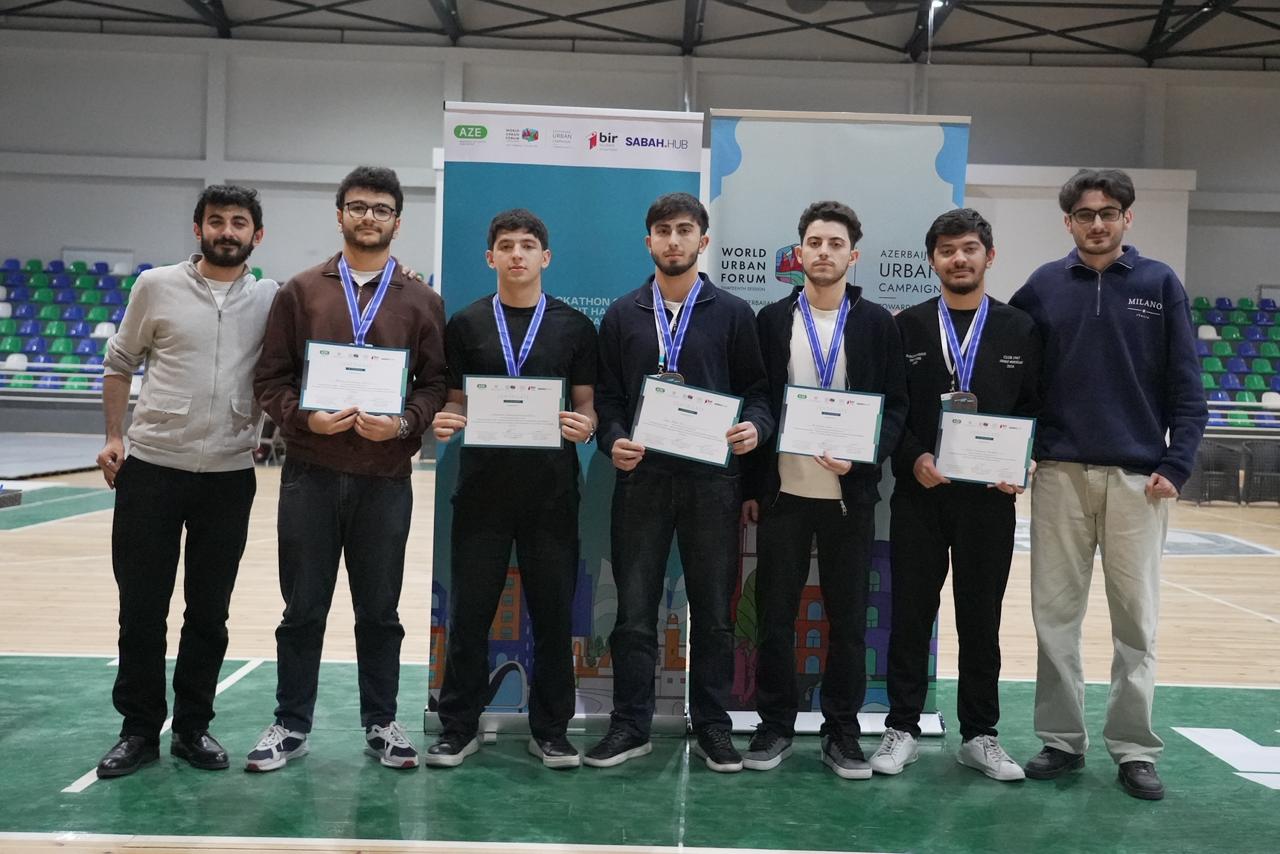 “Urban Hackathon 2026”da gənclər dayanıqlı şəhər mobilliyi üçün həllər təqdim edib (FOTO)