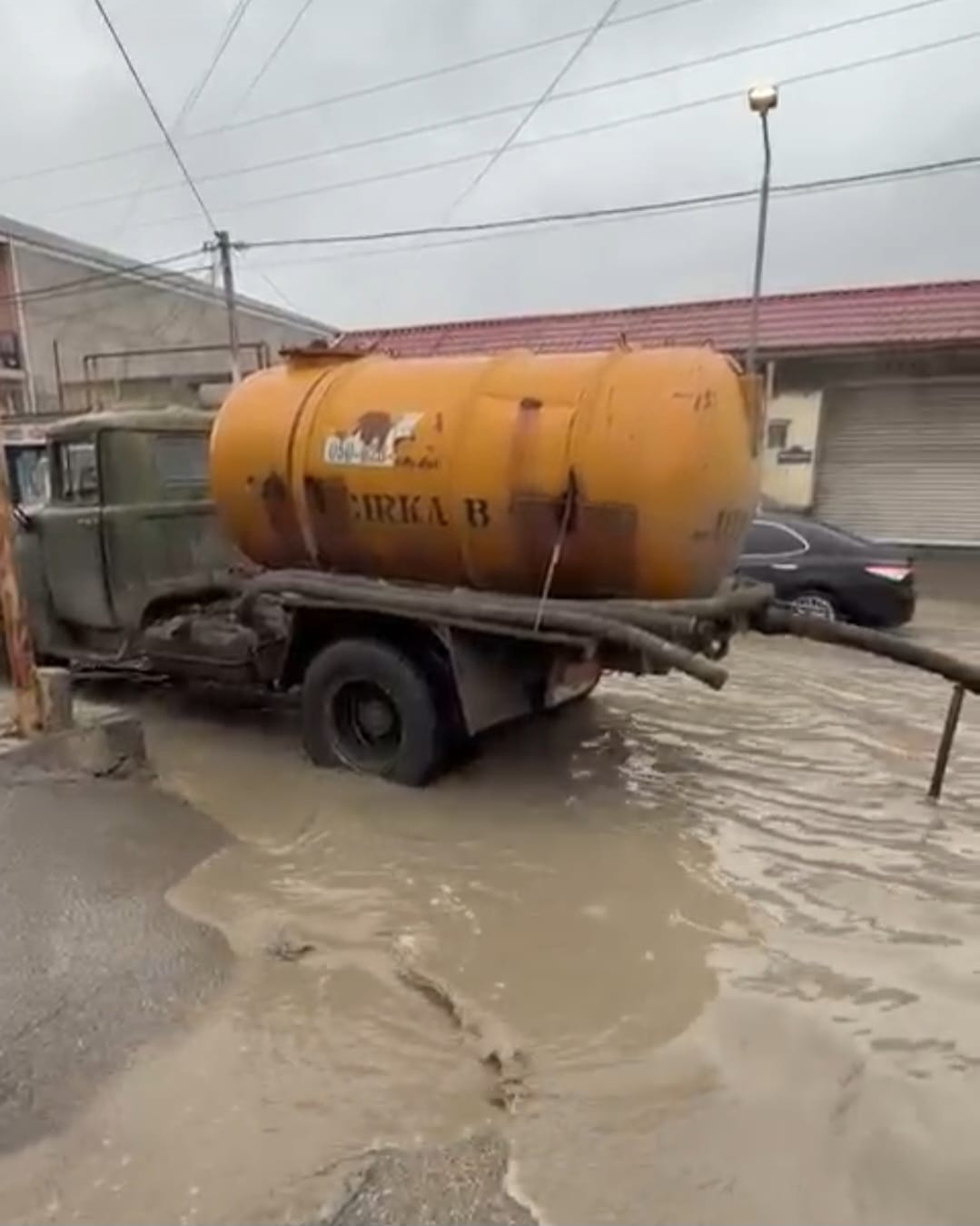 İntensiv yağışlarla əlaqədar ADSEA gücləndirilmiş iş rejimində çalışır (FOTO)