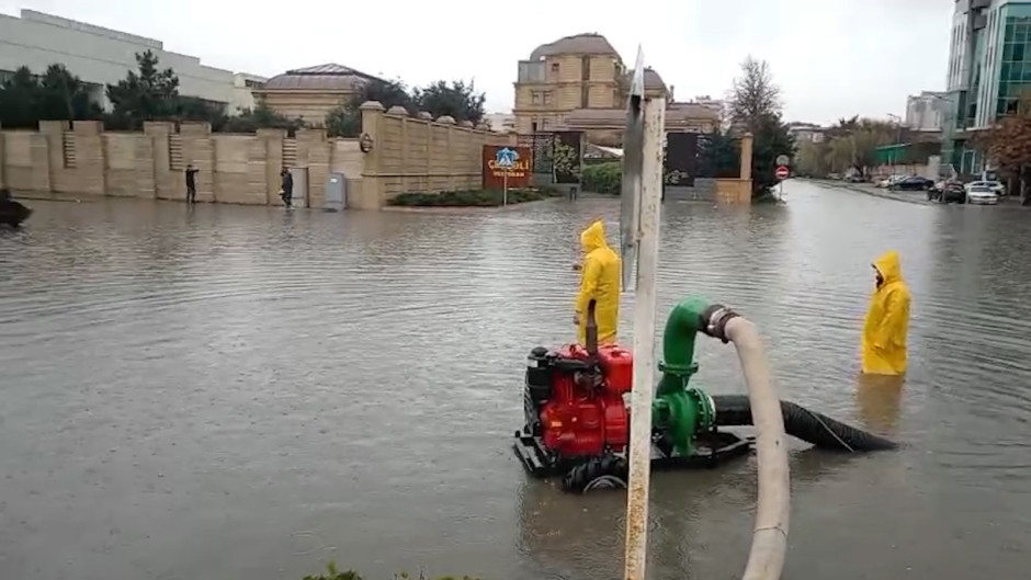 İntensiv yağışlarla əlaqədar 84 nəfər təxliyə edilib - FHN (FOTO/VİDEO)