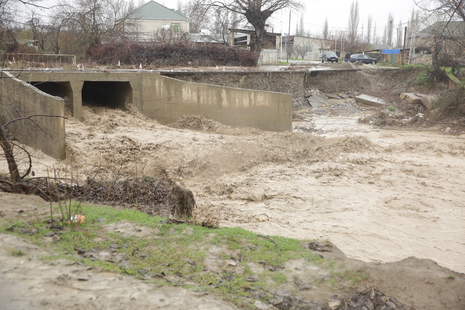 Xaçmazın icra başçısı selin vurduğu ərazilərə getdi (FOTO)