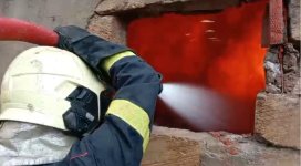 Binəqədidə baş verən yanğının söndürülməsi davam edir (FOTO/VİDEO)