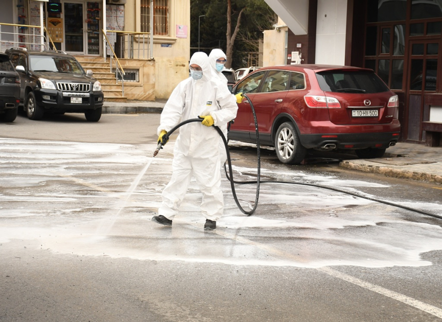 Bu gün paytaxtın 555 küçəsi yuyulub (FOTO)