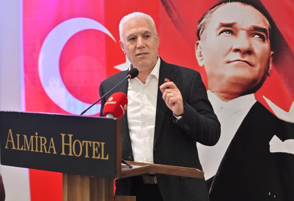 Türkiyədə Bursa şəhərinin meri və ailə üzvləri saxlanılıb