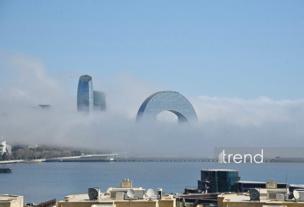 Bakını duman bürüdü (FOTO)