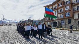 Növbəti köç karvanı Kəlbəcərə çatıb: açarlar təqdim olunub (FOTO) (YENİLƏNİB)