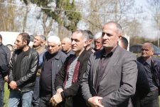 Xaçmazın Aşağı Zeyid kəndində səyyar qəbul keçirilib (FOTO)