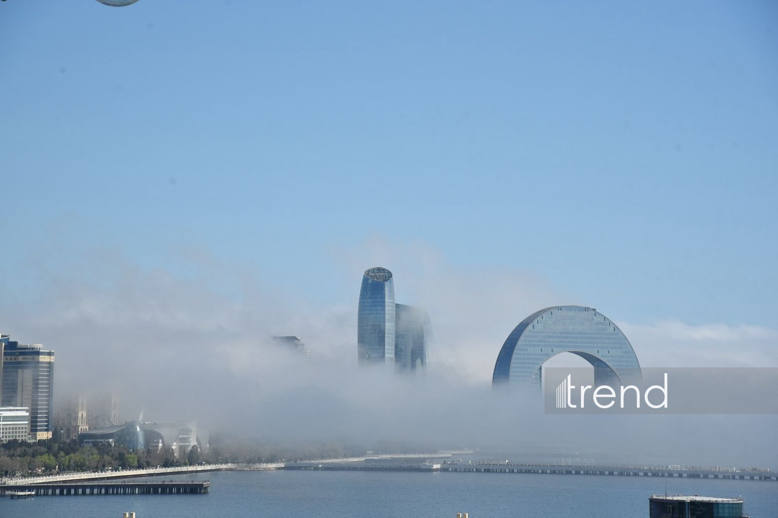 Bakını duman bürüdü (FOTO)