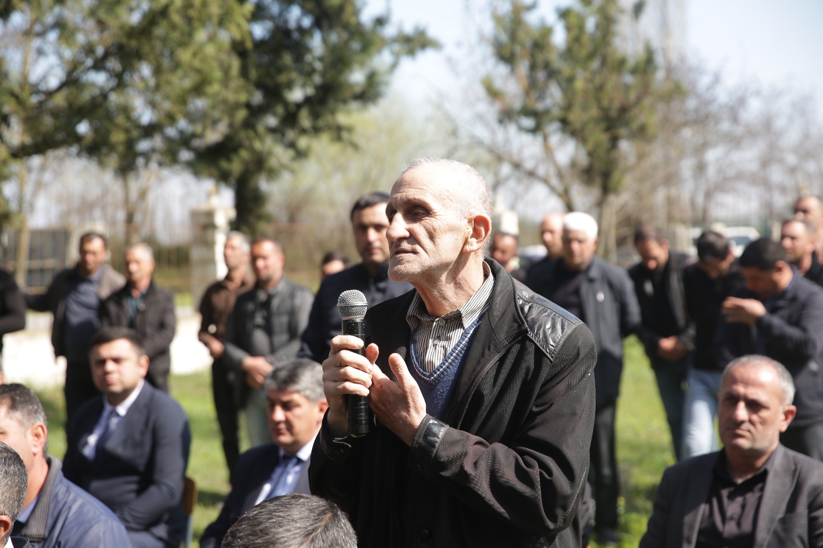 Xaçmazın Aşağı Zeyid kəndində səyyar qəbul keçirilib (FOTO)
