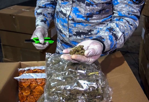 Astara gömrüyündə əməliyyat: Meyvə kisələrinin altından 112 kq narkotik çıxdı (FOTO)