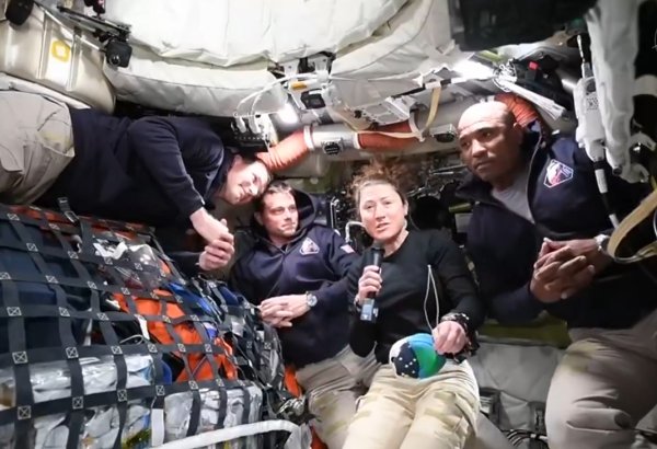 Aya uçan astronavtlar Yerə qayıdırlar