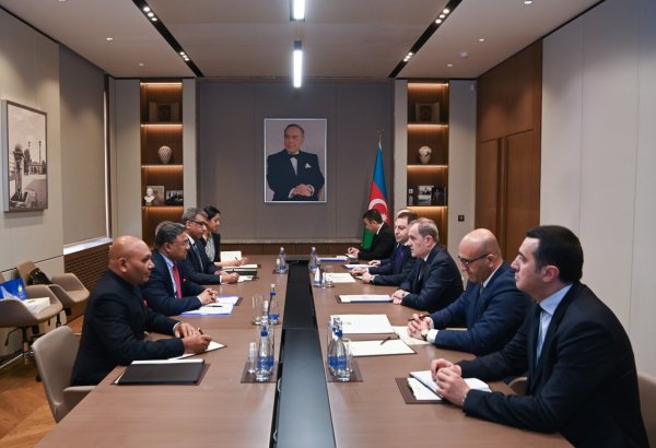 Azərbaycan və Hindistan arasında ikitərəfli münasibətlər müzakirə edilib