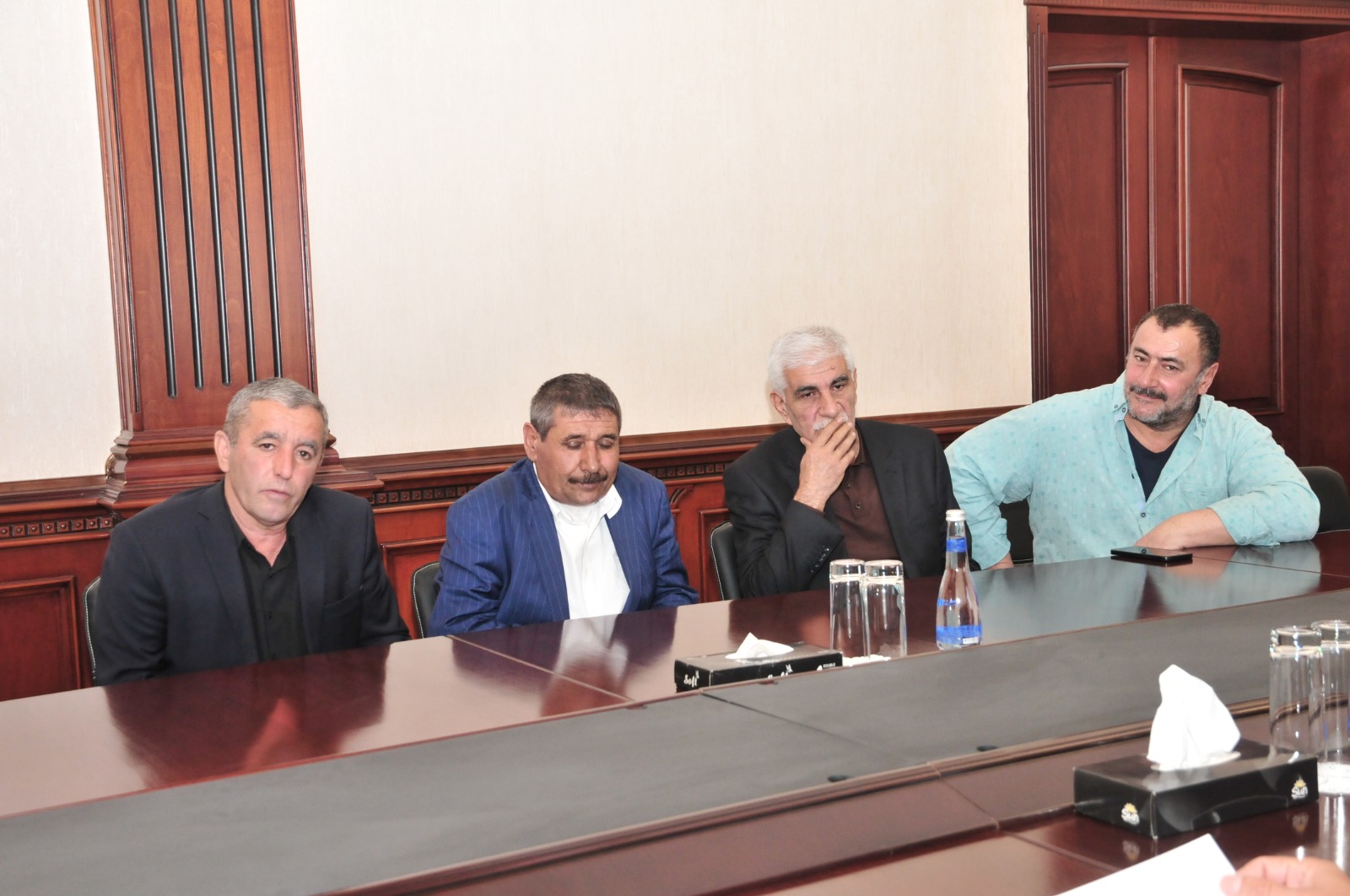 Abşeronda Aprel döyüşlərində şəhidlik zirvəsinə ucalan qəhrəmanlarımızın ailələri ilə görüş keçirilib (FOTO)