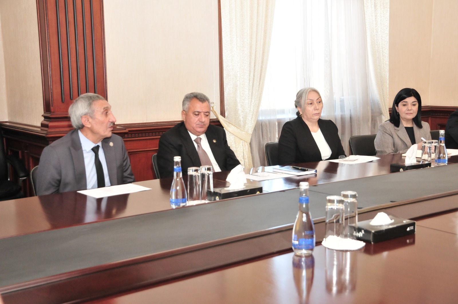 Abşeronda Aprel döyüşlərində şəhidlik zirvəsinə ucalan qəhrəmanlarımızın ailələri ilə görüş keçirilib (FOTO)