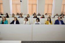 “Elm Günləri”: UNEC-də Nobel mükafatçıları və elmin populyarlaşdırılması müzakirə olunub (FOTO)