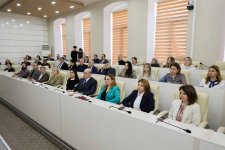 “Elm Günləri”: UNEC-də Nobel mükafatçıları və elmin populyarlaşdırılması müzakirə olunub (FOTO)