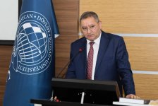 “Elm Günləri”: UNEC-də Nobel mükafatçıları və elmin populyarlaşdırılması müzakirə olunub (FOTO)