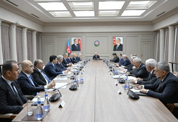 Əli Əsədov leysan yağışları ilə bağlı icra başçılarına tapşırıq verdi