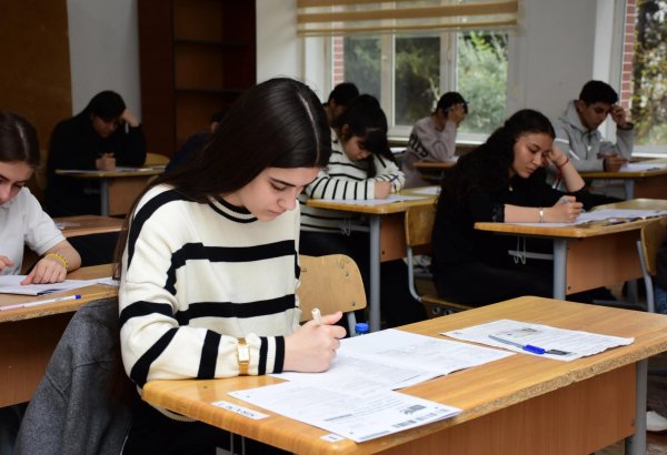 10 nəfər buraxılış imtahanından kənarlaşdırılıb, 9 nəfər 300 bal toplayıb