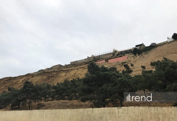 Badamdarda sürüşmə təhlükəsi: yol bağlandı
