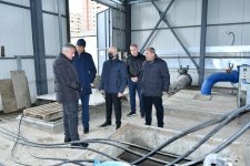 Abşeron Rayon İcra Hakimiyyətinin başçısı su basmış ərazilərdə sakinlərlə görüşdü (FOTO)