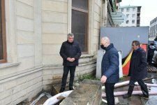 Abşeron Rayon İcra Hakimiyyətinin başçısı su basmış ərazilərdə sakinlərlə görüşdü (FOTO)