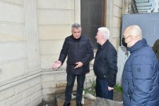 Abşeron Rayon İcra Hakimiyyətinin başçısı su basmış ərazilərdə sakinlərlə görüşdü (FOTO)